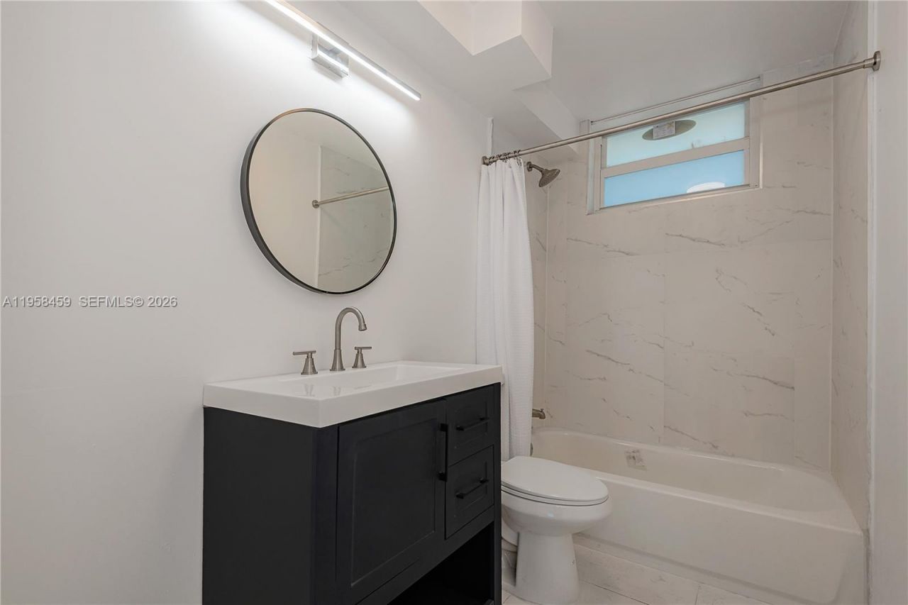 2851 Leonard Dr, Unit J405, Aventura, FL 33160 Photo