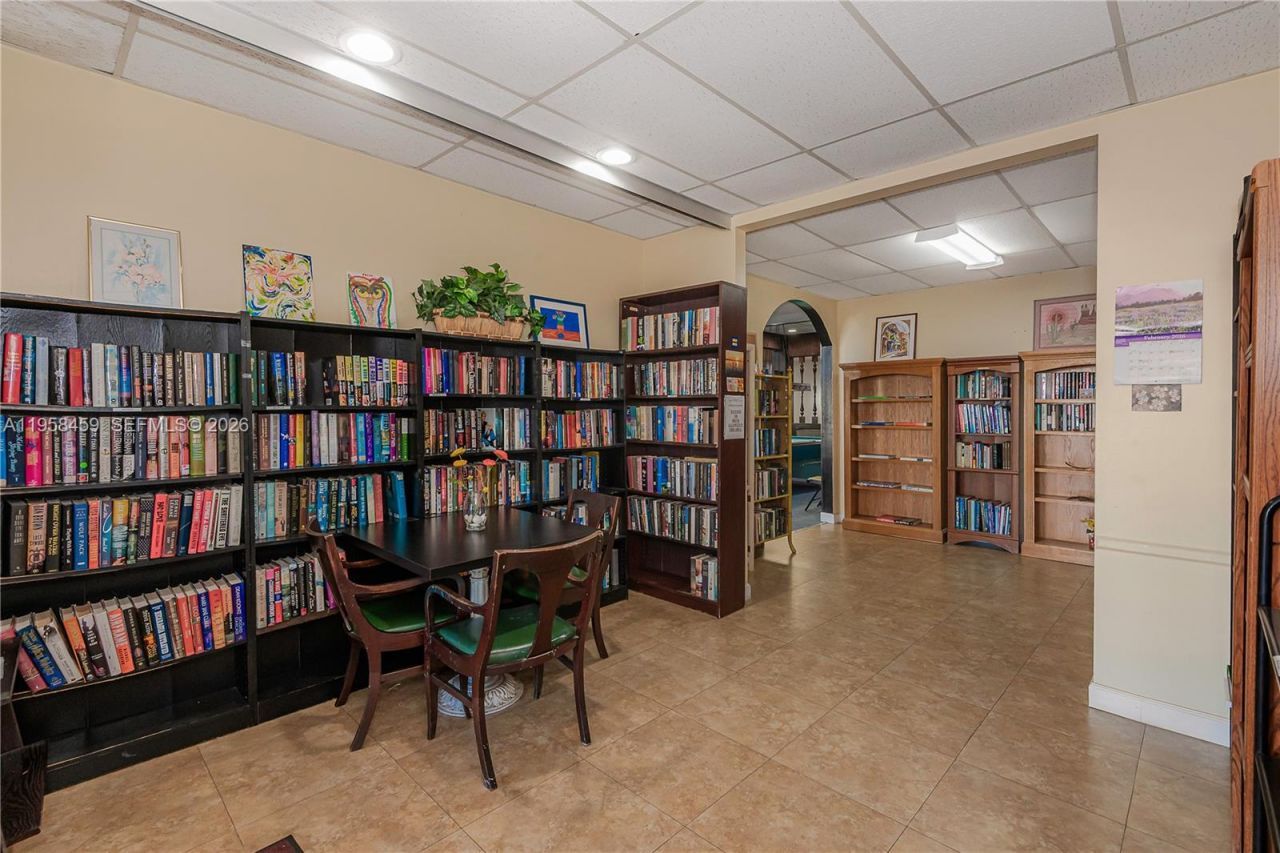 2851 Leonard Dr, Unit J405, Aventura, FL 33160 Photo