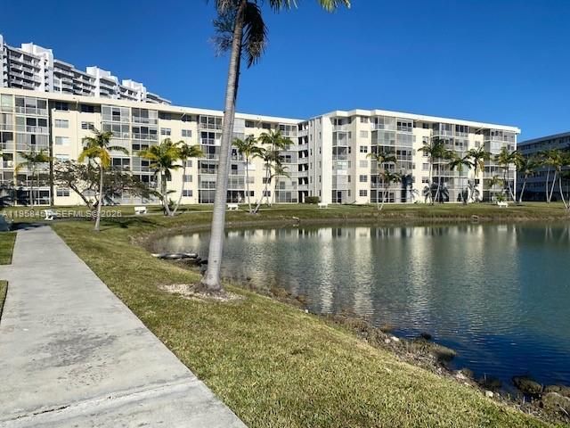 2851 Leonard Dr, Unit J405, Aventura, FL 33160 Photo