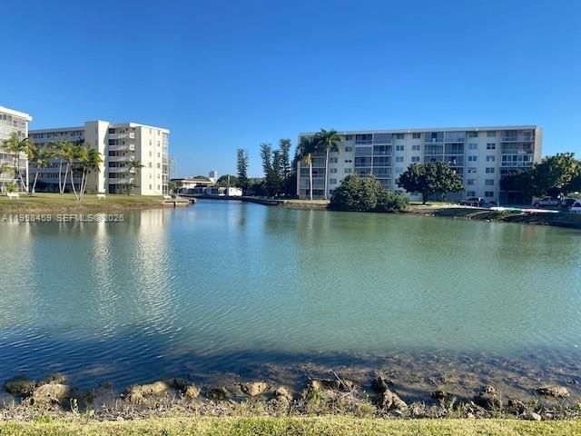 2851 Leonard Dr, Unit J405, Aventura, FL 33160 Photo