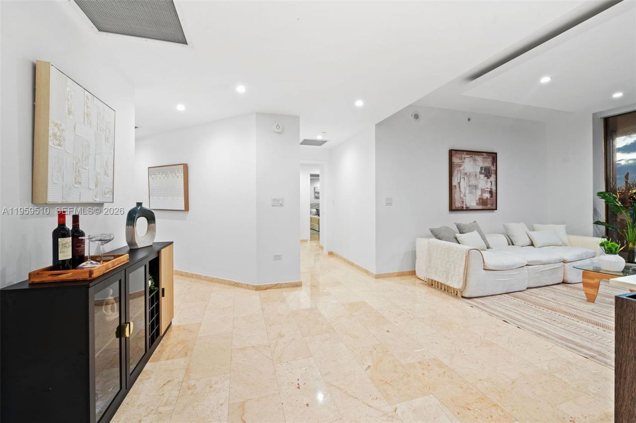 88 SW 7th St, Unit 3612, Miami, FL 33130 Photo