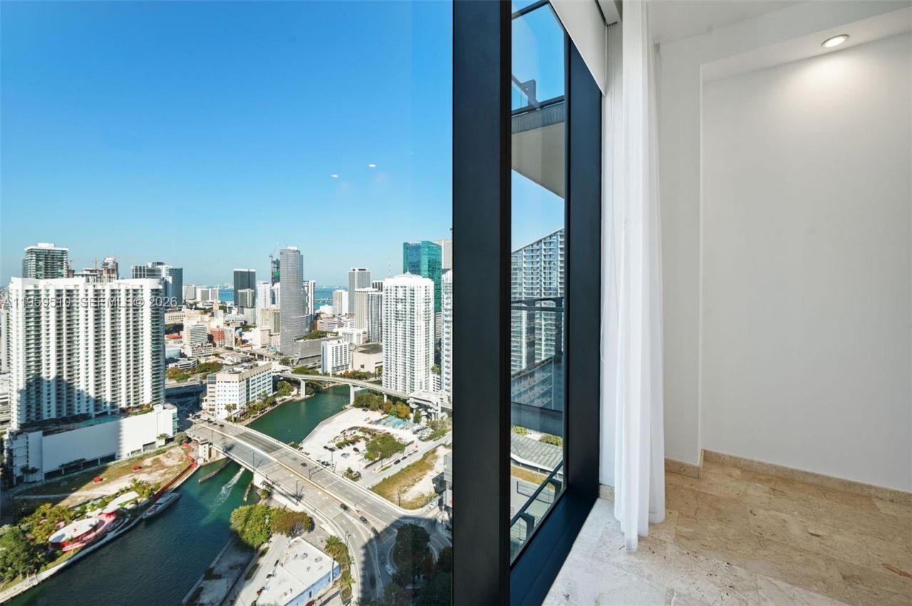 88 SW 7th St, Unit 3612, Miami, FL 33130 Photo