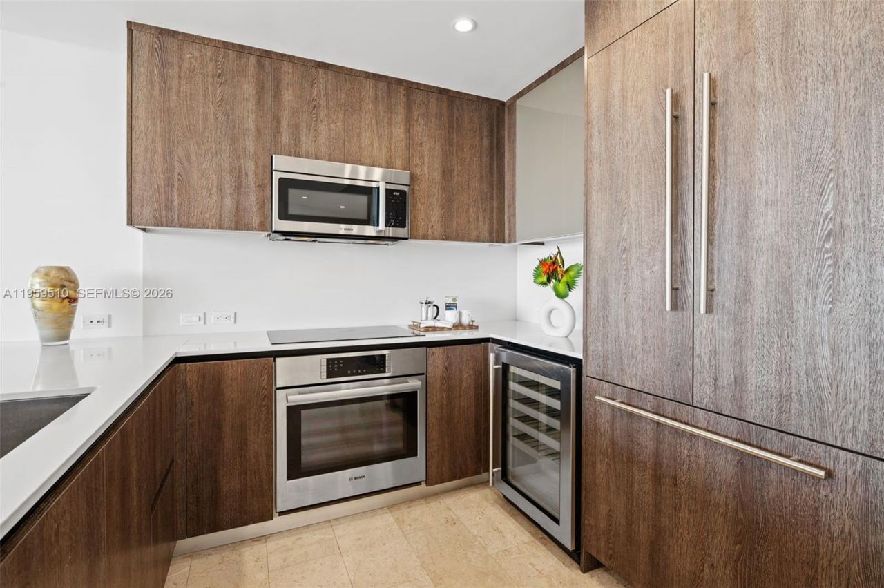 88 SW 7th St, Unit 3612, Miami, FL 33130 Photo