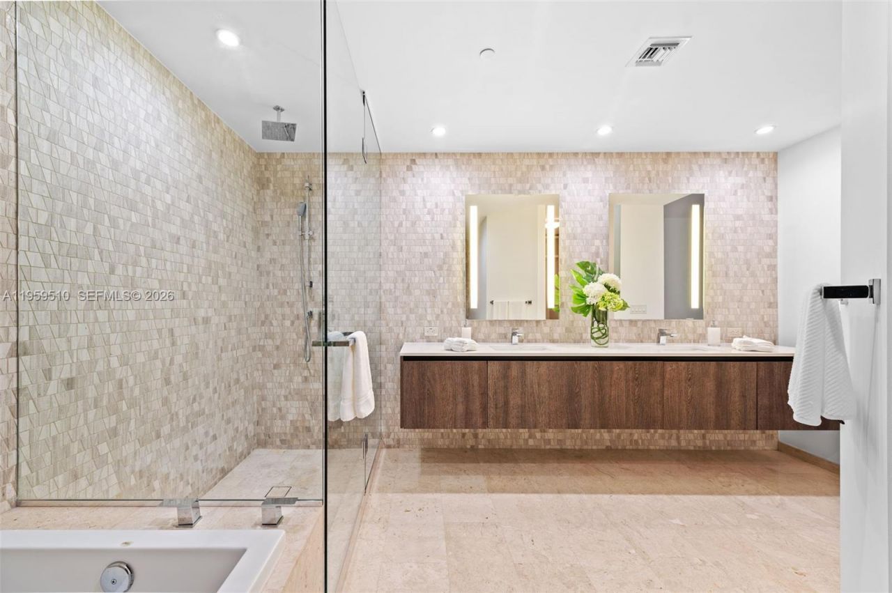 88 SW 7th St, Unit 3612, Miami, FL 33130 Photo