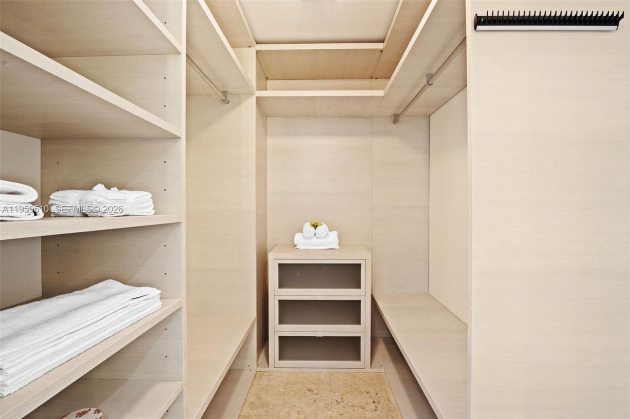 88 SW 7th St, Unit 3612, Miami, FL 33130 Photo