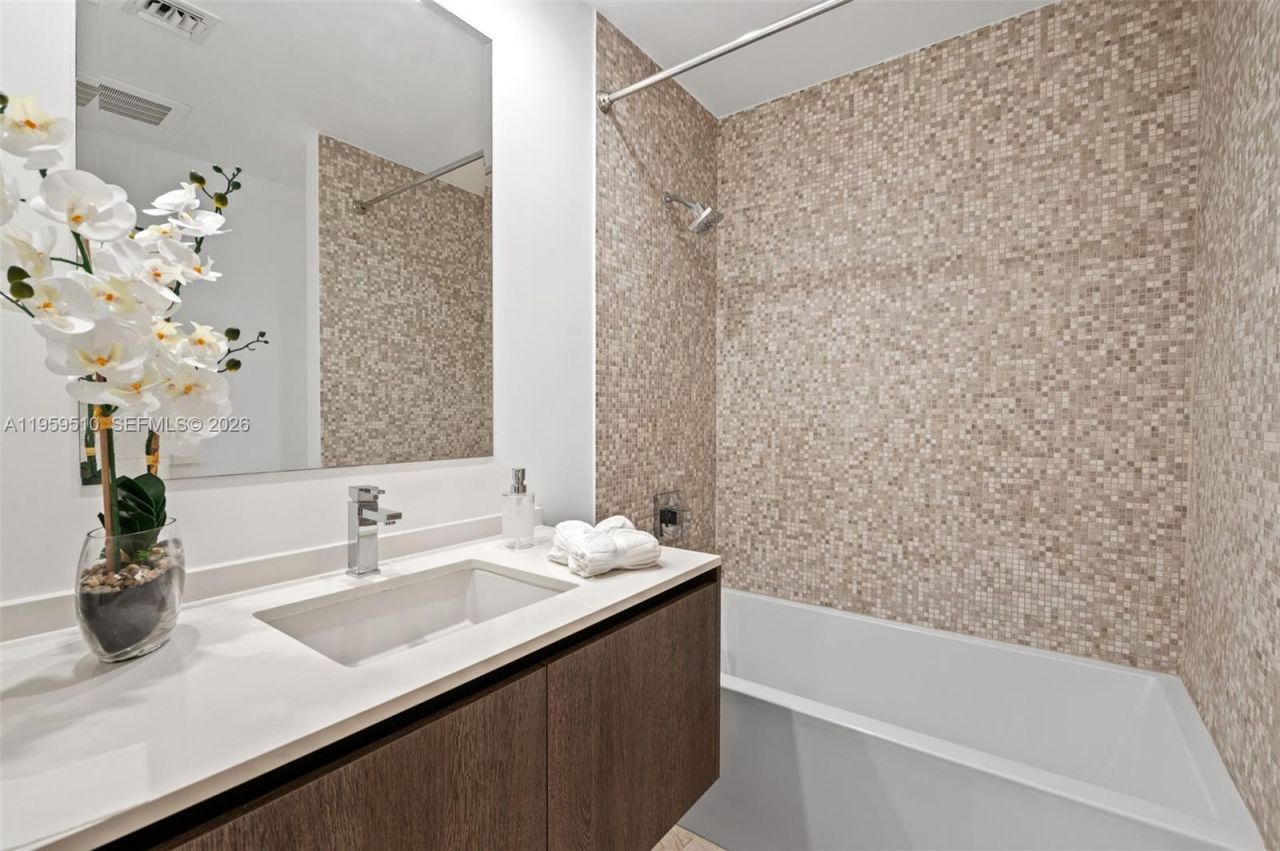 88 SW 7th St, Unit 3612, Miami, FL 33130 Photo