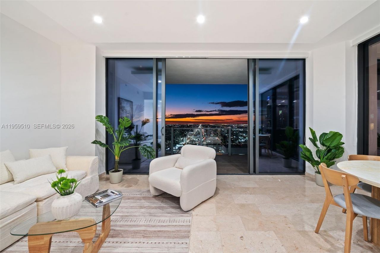 88 SW 7th St, Unit 3612, Miami, FL 33130 Photo