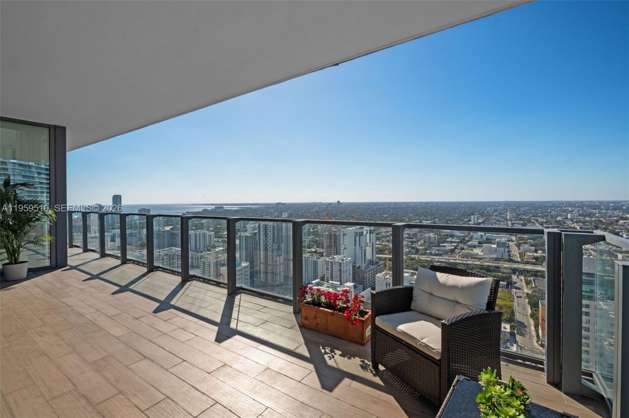 88 SW 7th St, Unit 3612, Miami, FL 33130 Photo