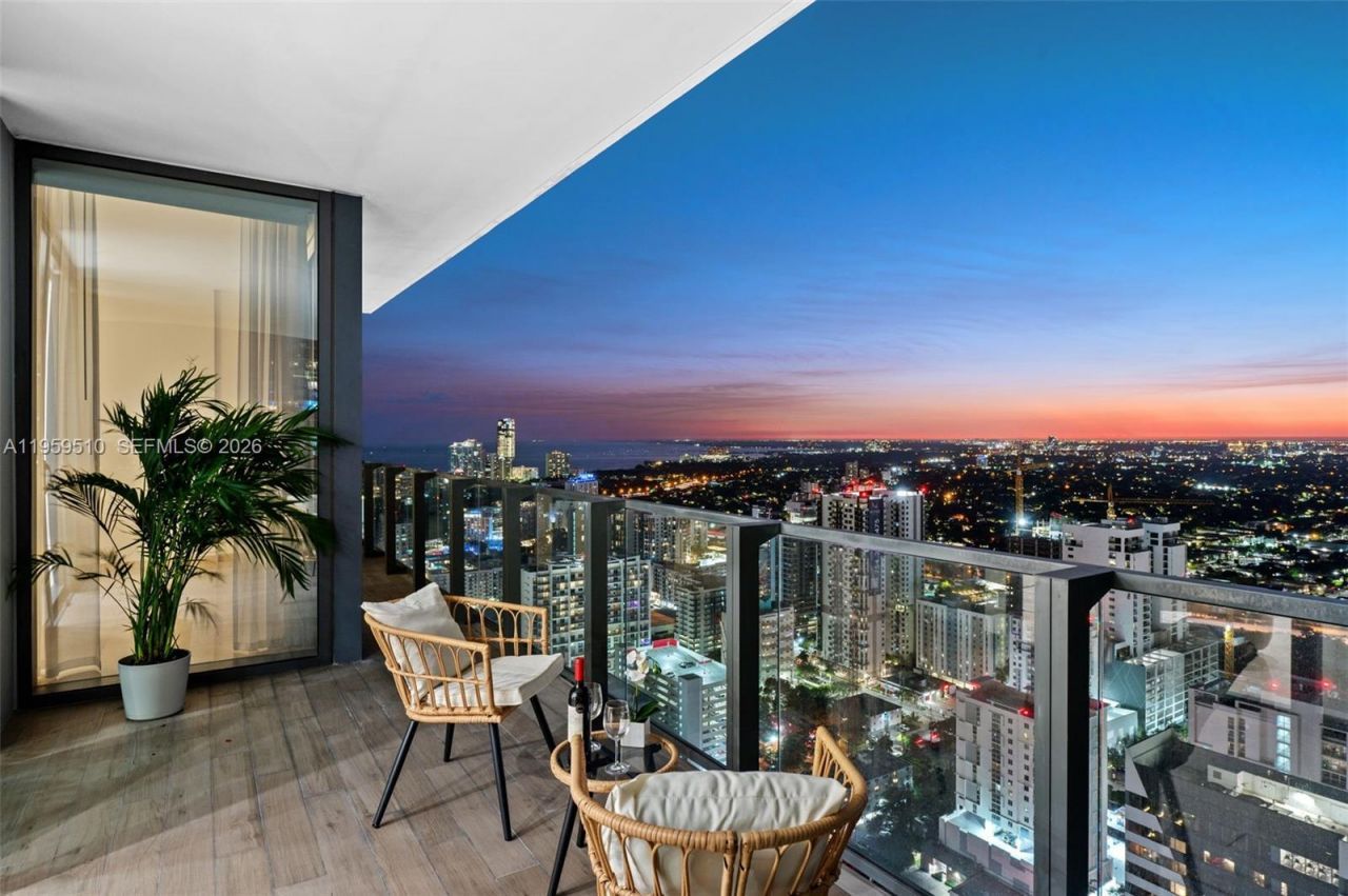 88 SW 7th St, Unit 3612, Miami, FL 33130 Photo