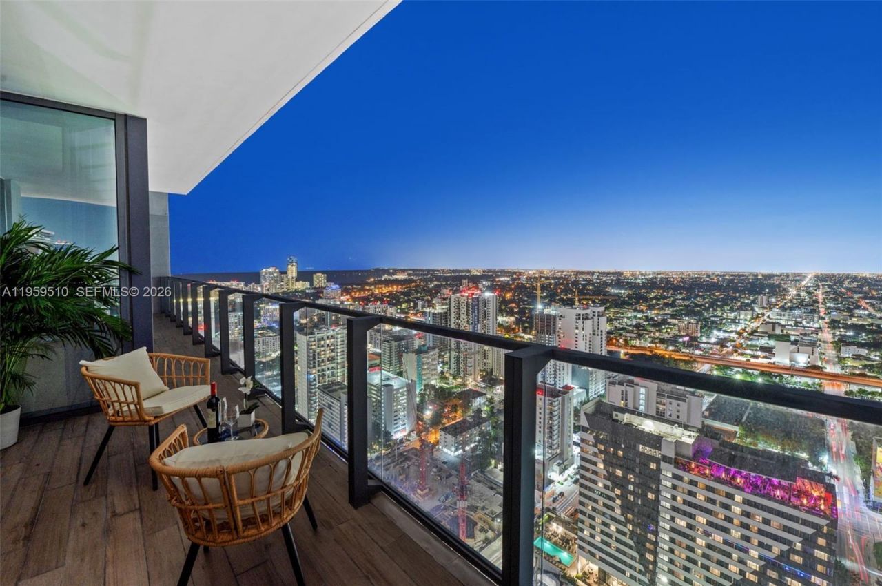 88 SW 7th St, Unit 3612, Miami, FL 33130 Photo