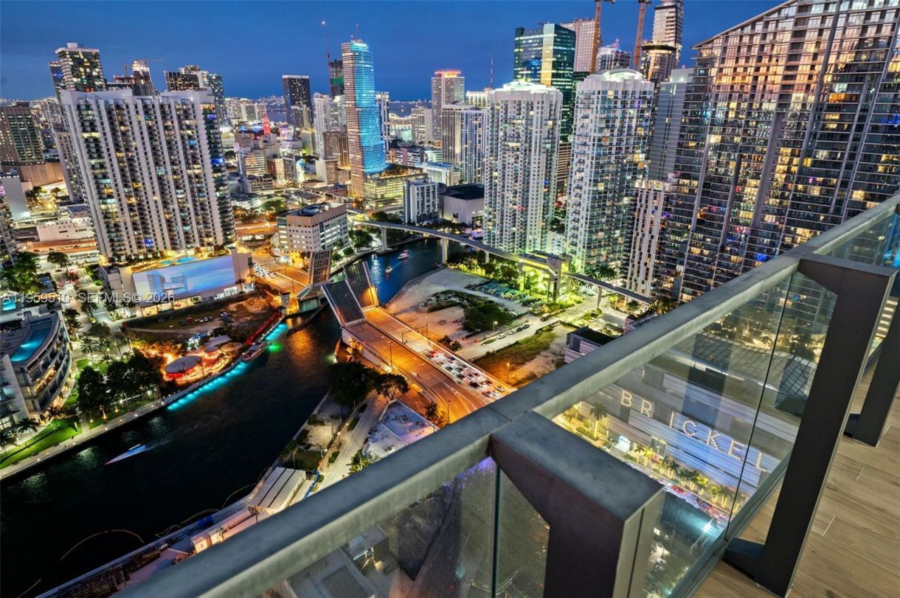 88 SW 7th St, Unit 3612, Miami, FL 33130 Photo