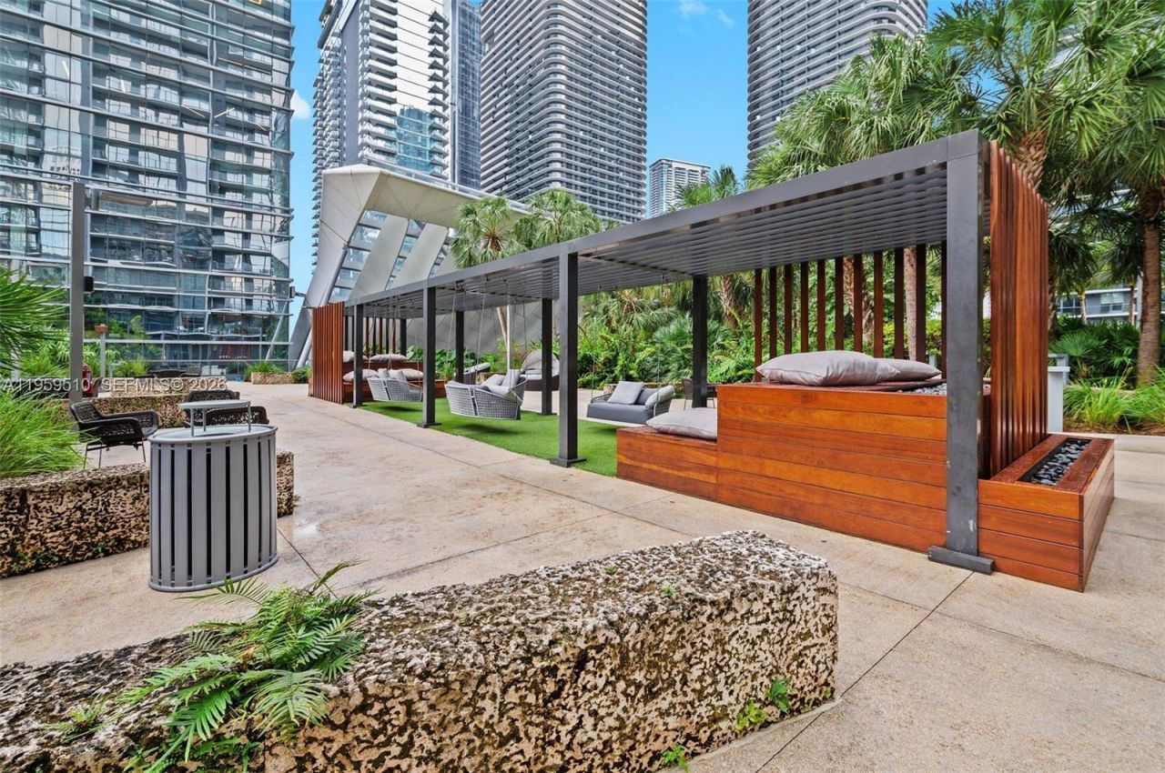 88 SW 7th St, Unit 3612, Miami, FL 33130 Photo