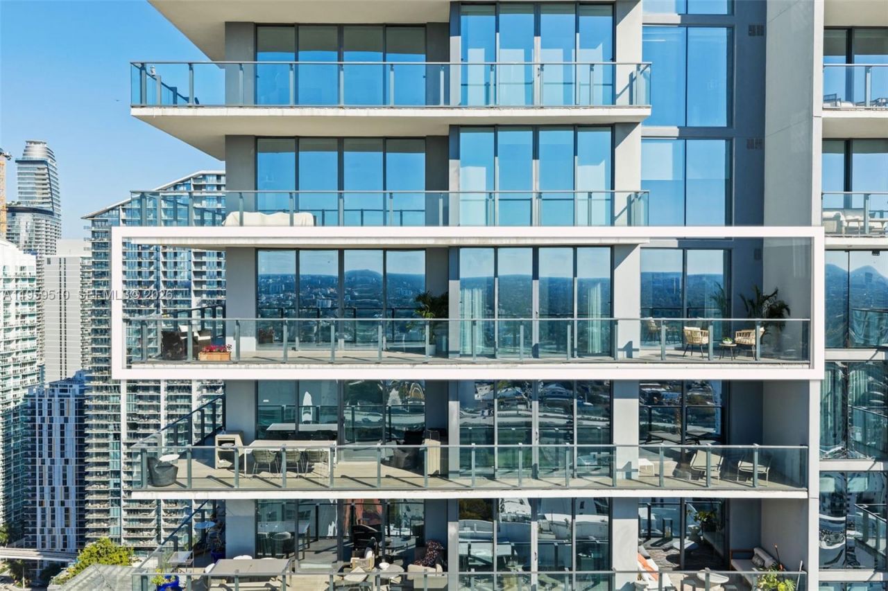 88 SW 7th St, Unit 3612, Miami, FL 33130 Photo