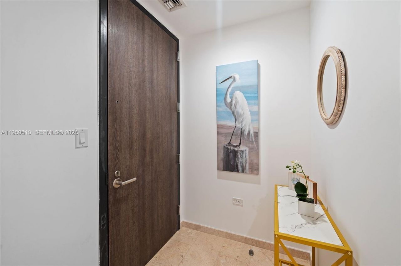 88 SW 7th St, Unit 3612, Miami, FL 33130 Photo