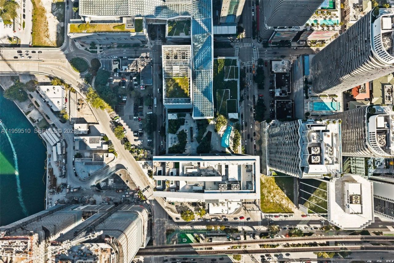 88 SW 7th St, Unit 3612, Miami, FL 33130 Photo