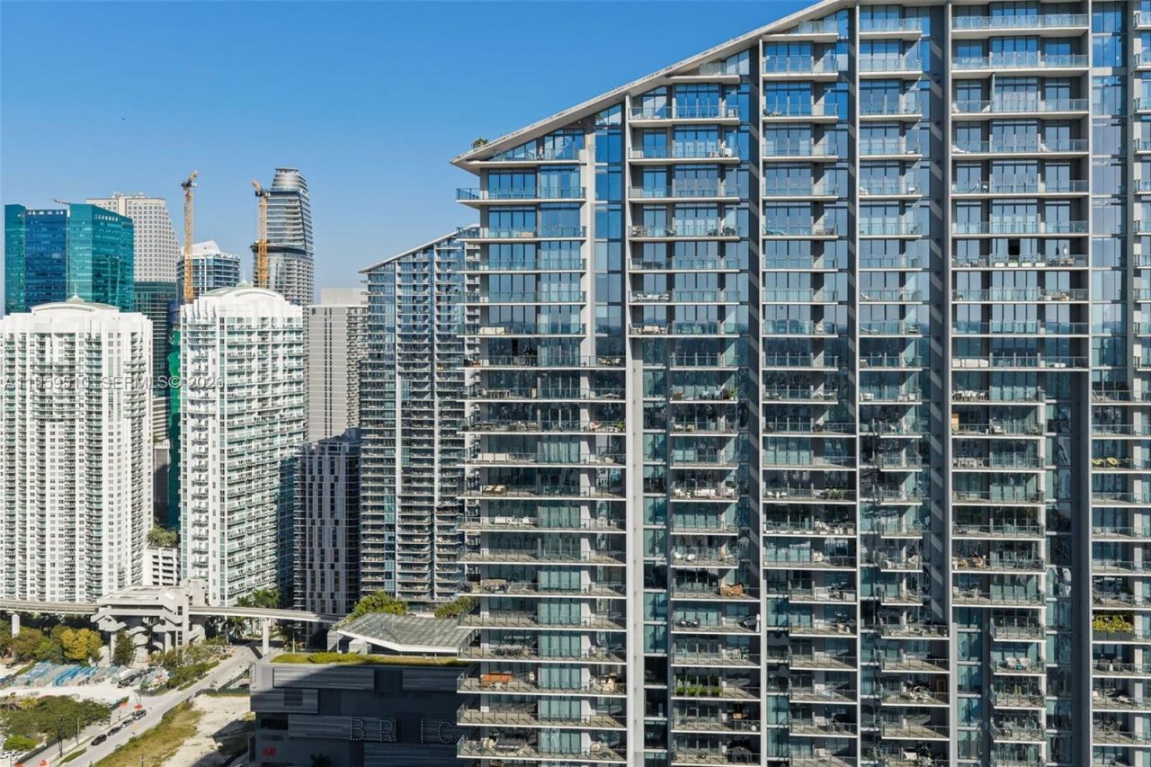 88 SW 7th St, Unit 3612, Miami, FL 33130 Photo