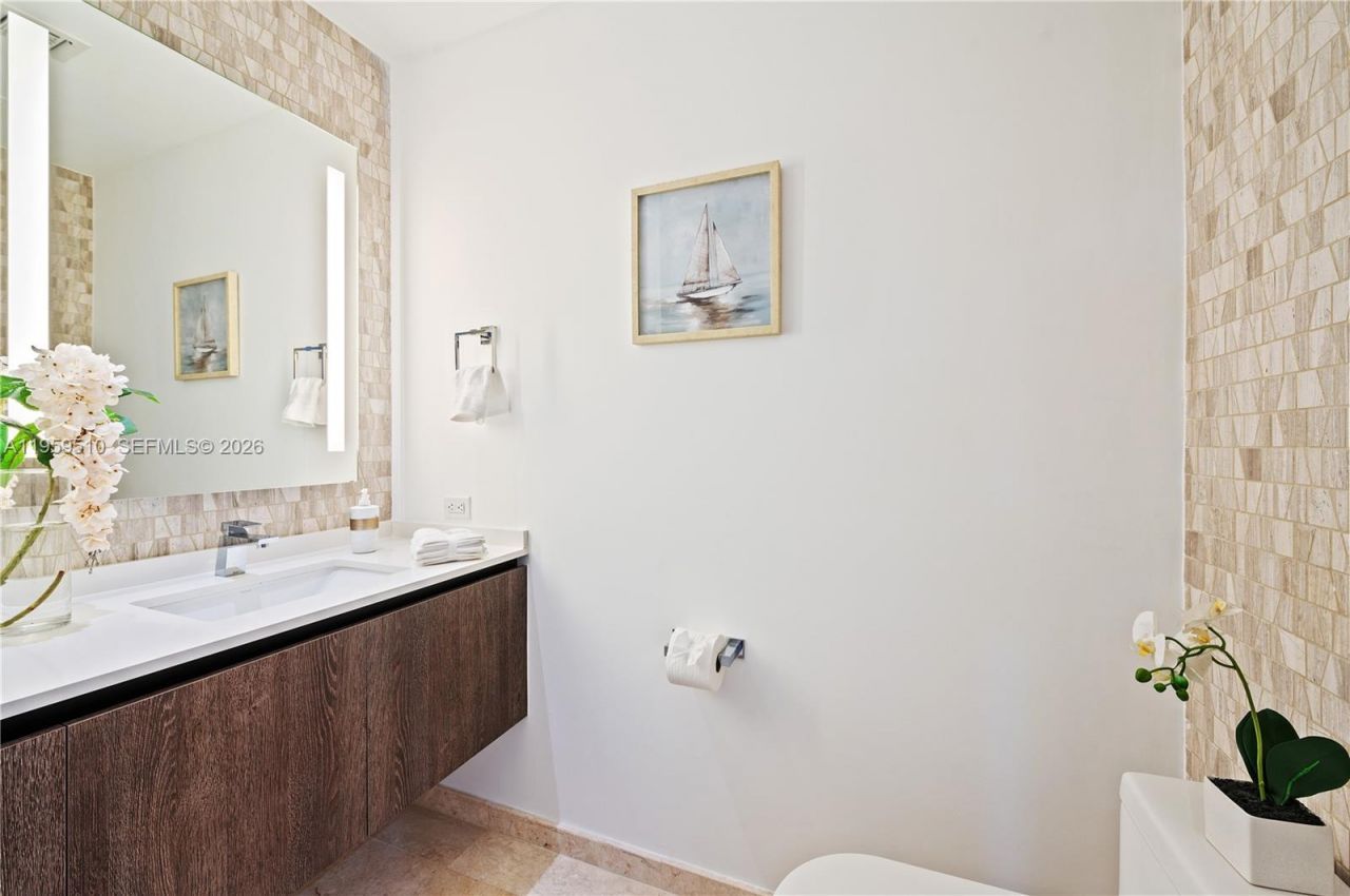 88 SW 7th St, Unit 3612, Miami, FL 33130 Photo