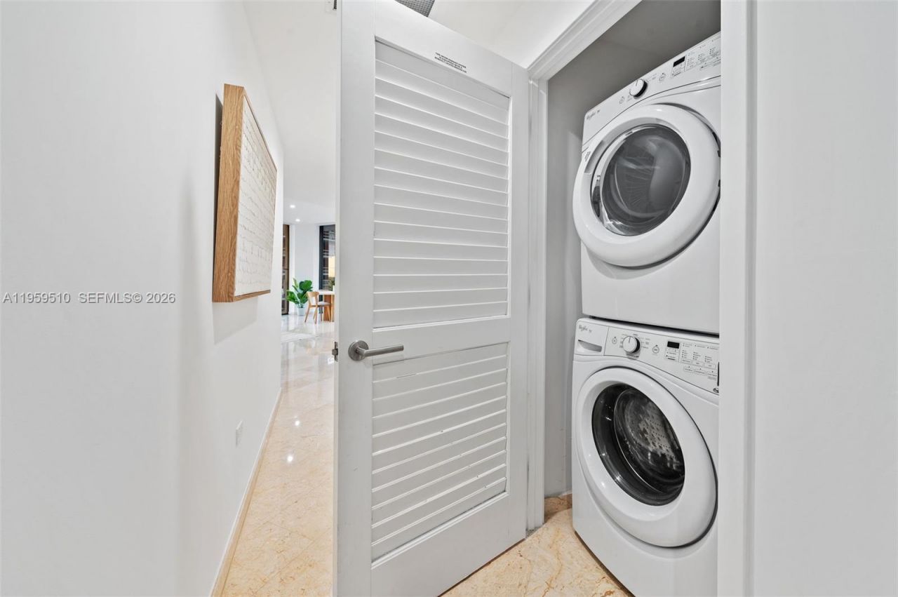 88 SW 7th St, Unit 3612, Miami, FL 33130 Photo