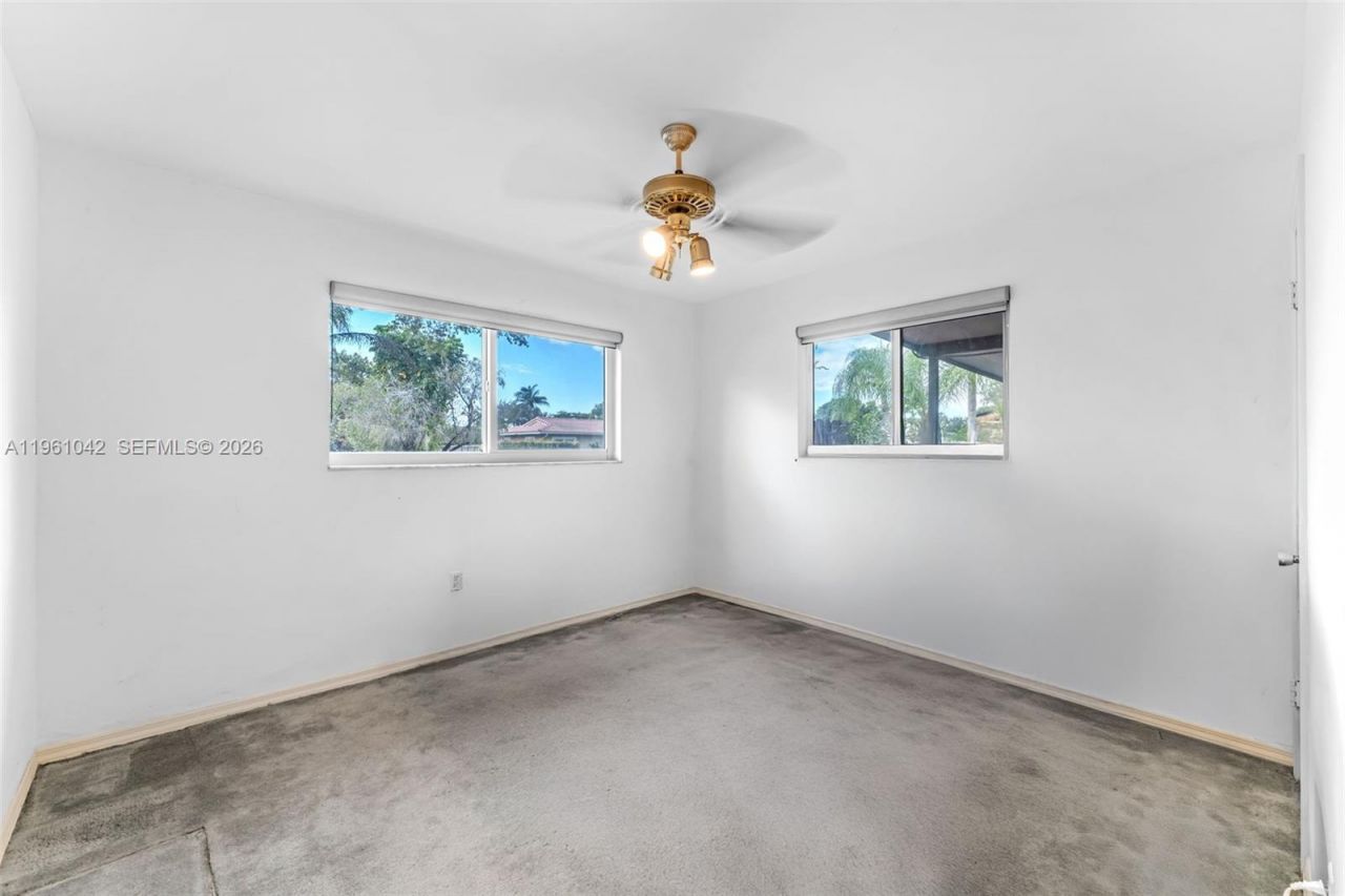 10901 SW 116th St, Miami, FL 33176 Photo