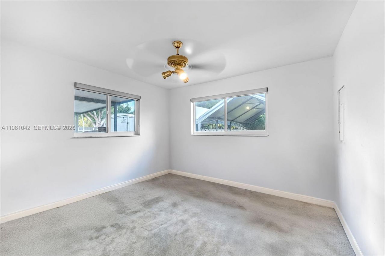 10901 SW 116th St, Miami, FL 33176 Photo