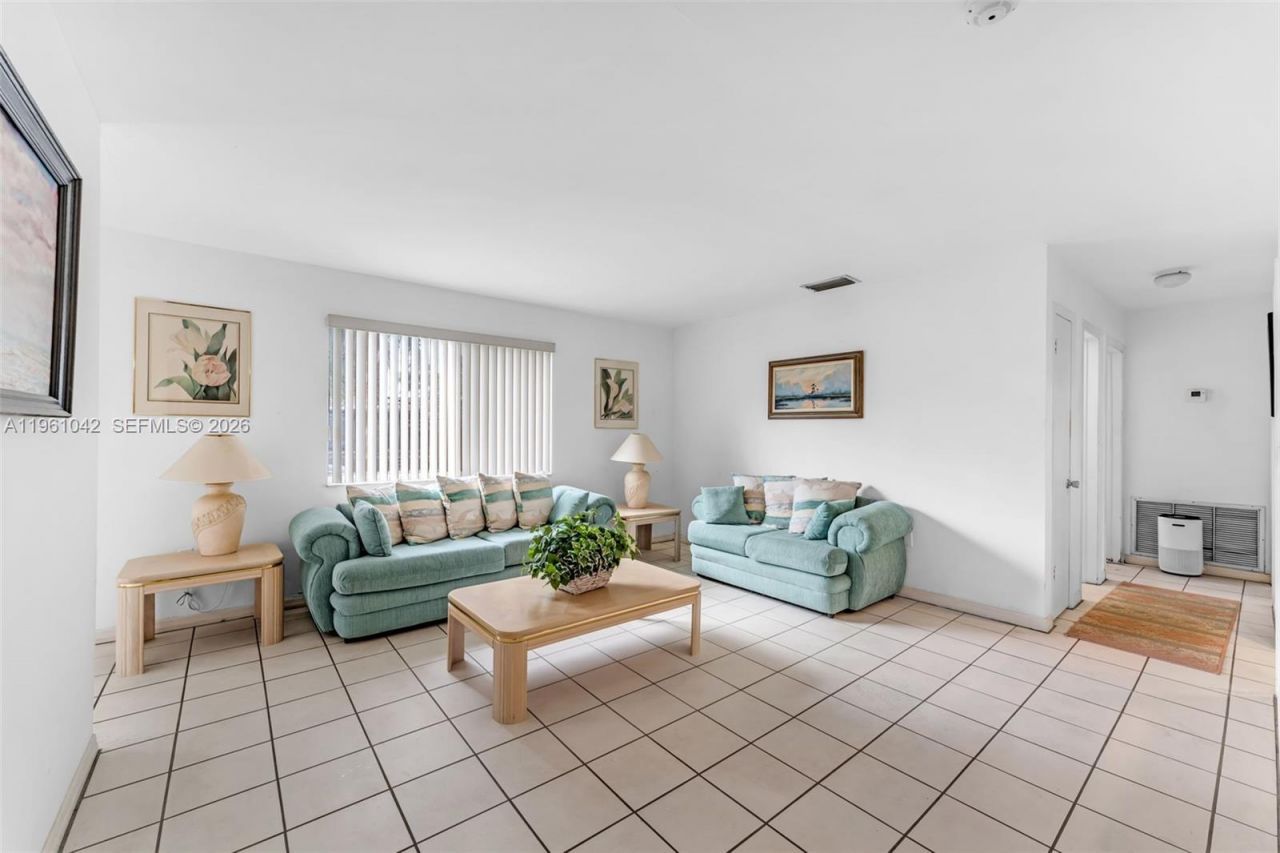 10901 SW 116th St, Miami, FL 33176 Photo