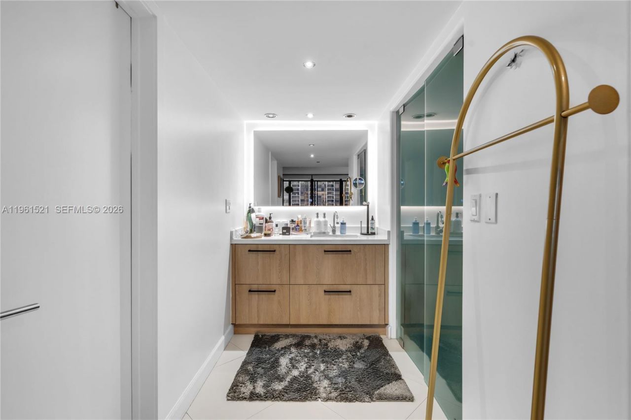 1925 Brickell Ave, Unit 606, Miami, FL 33129 Photo