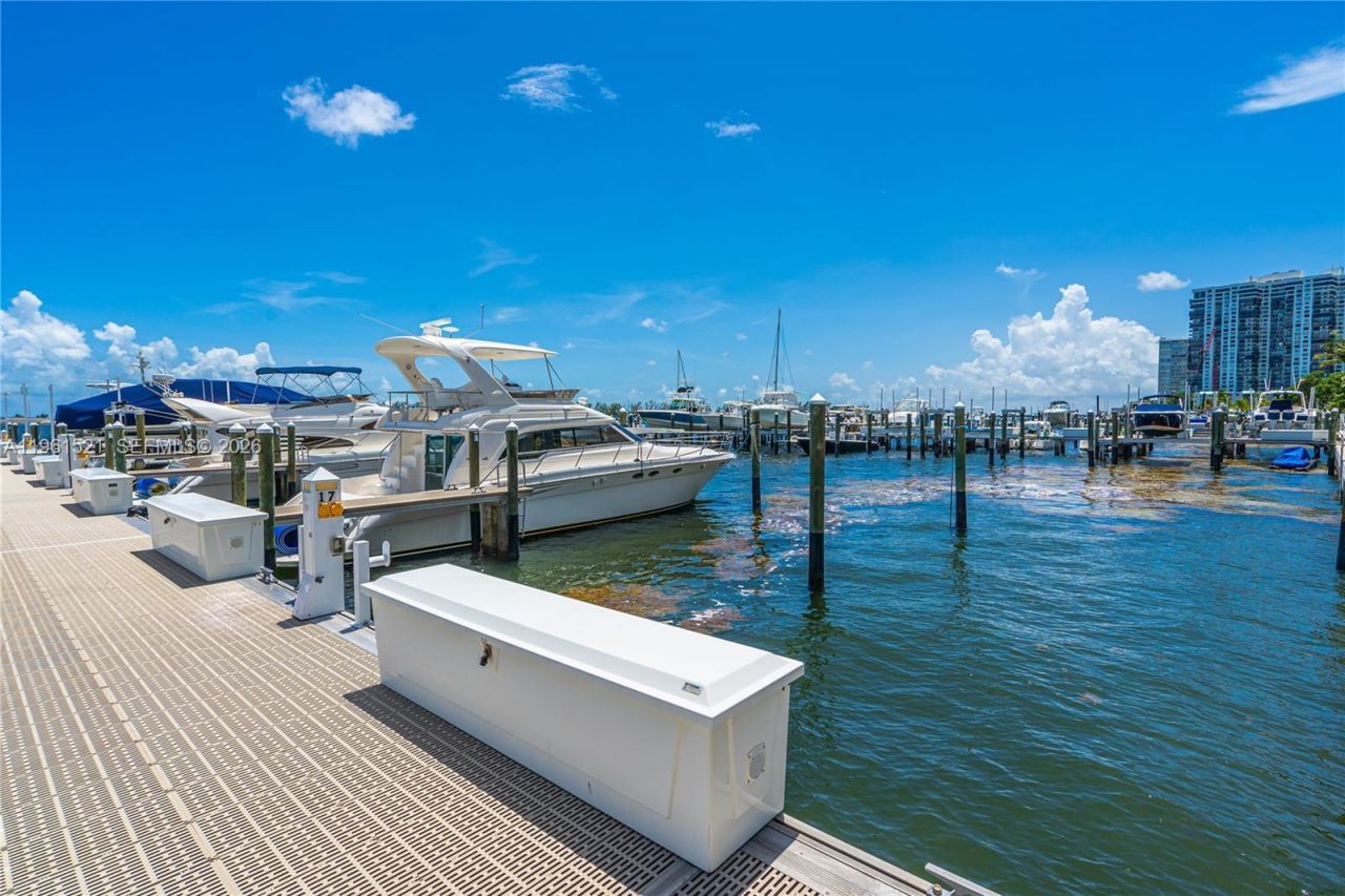 1925 Brickell Ave, Unit 606, Miami, FL 33129 Photo