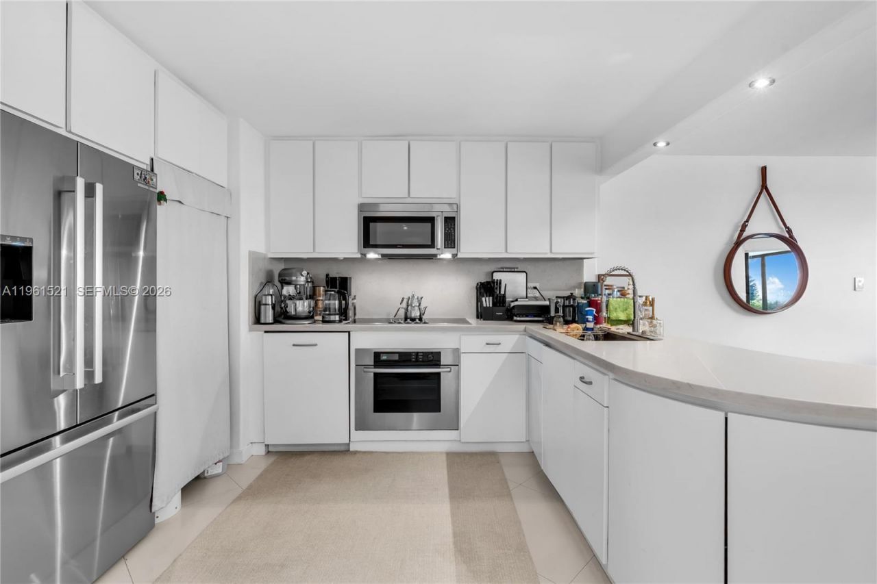 1925 Brickell Ave, Unit 606, Miami, FL 33129 Photo