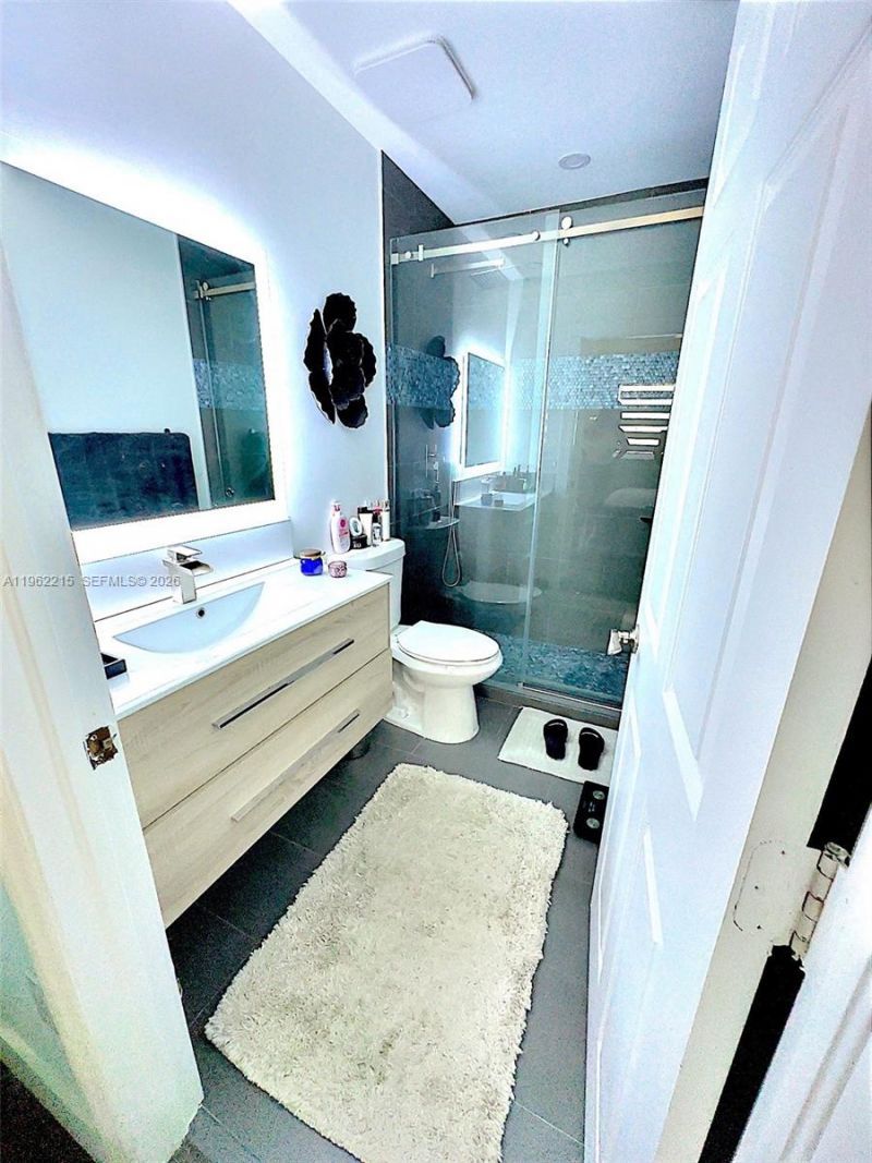 6761 NW 182nd St, Unit 103, Hialeah, FL 33015 Photo
