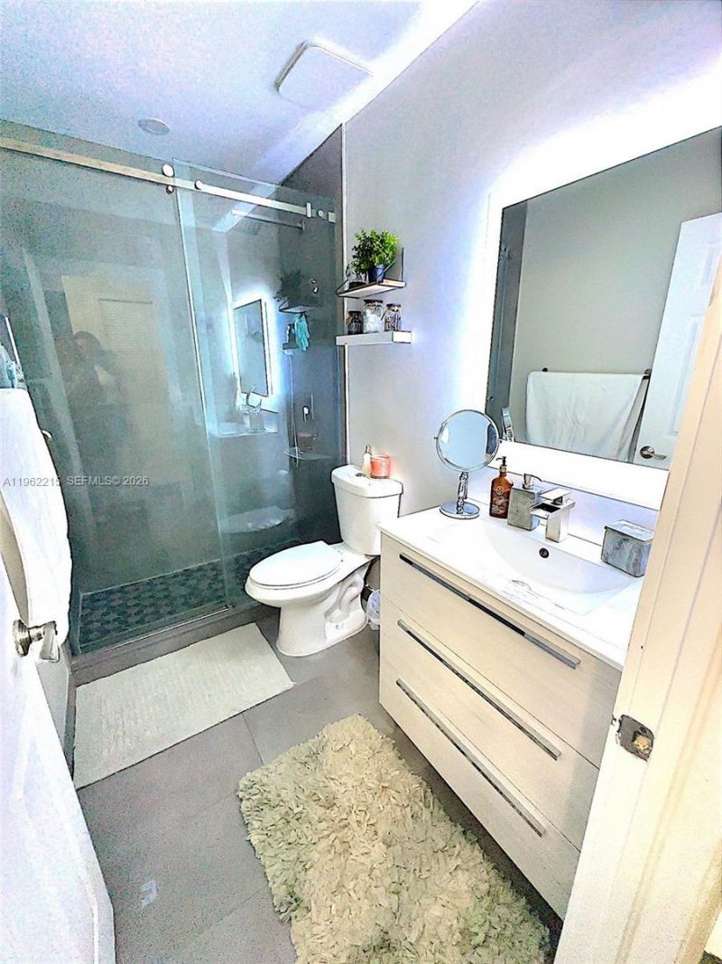 6761 NW 182nd St, Unit 103, Hialeah, FL 33015 Photo
