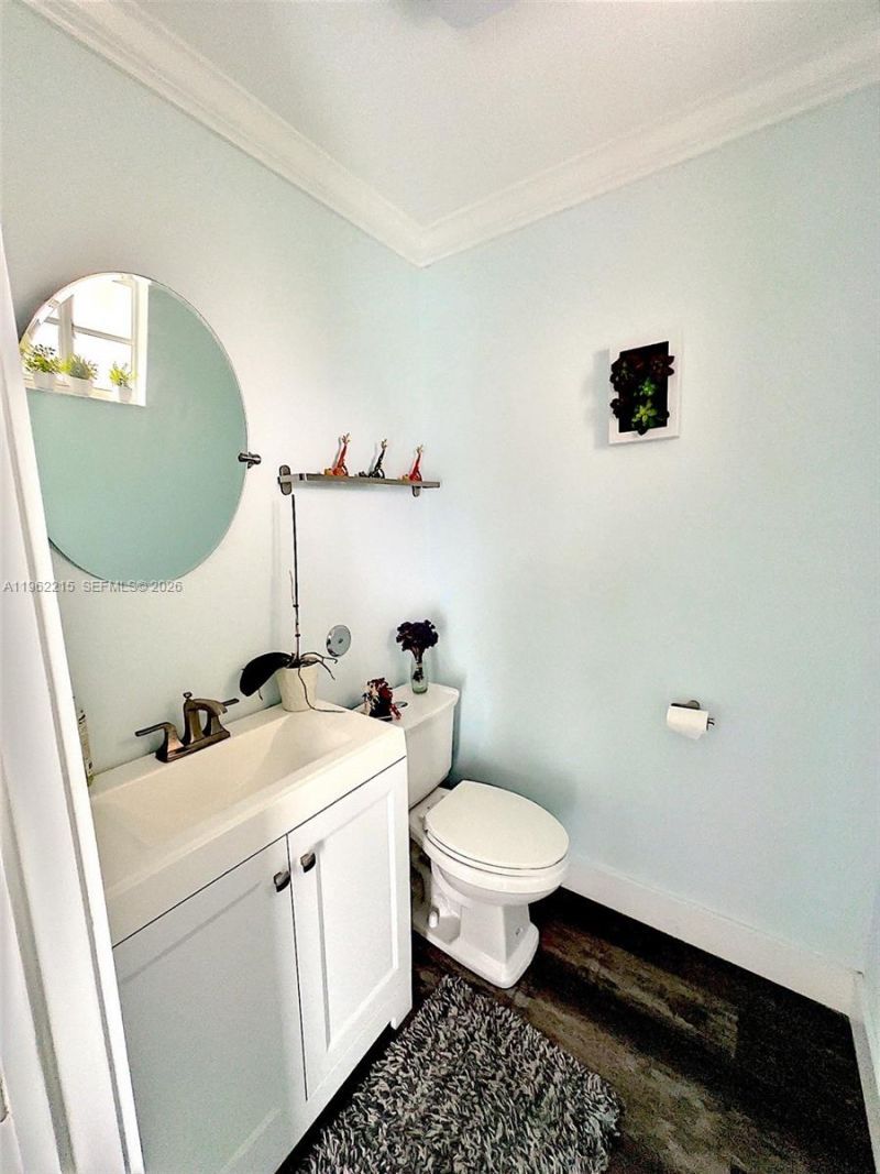 6761 NW 182nd St, Unit 103, Hialeah, FL 33015 Photo
