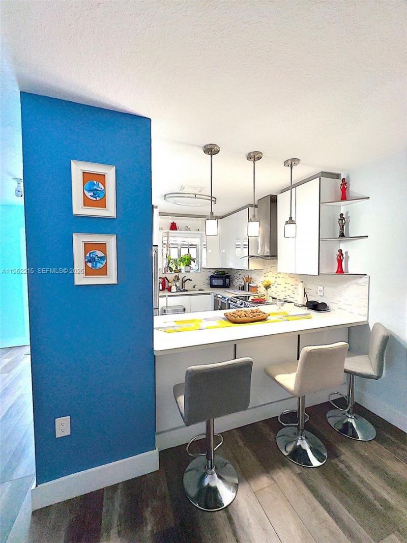 6761 NW 182nd St, Unit 103, Hialeah, FL 33015 Photo