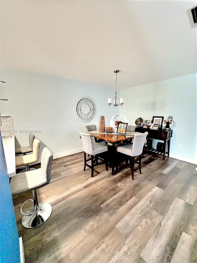 6761 NW 182nd St, Unit 103, Hialeah, FL 33015 Photo