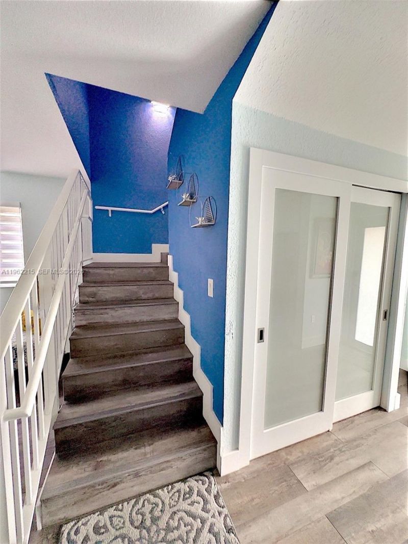 6761 NW 182nd St, Unit 103, Hialeah, FL 33015 Photo