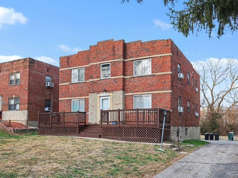 7119 Eastlawn Drive, Cincinnati, OH 45237 Photo 1