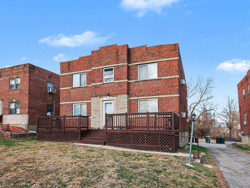 7119 Eastlawn Drive, Cincinnati, OH 45237 Photo 3