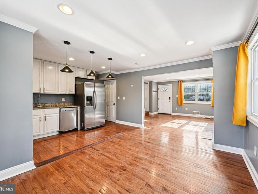 1215 Cooks Lane, Baltimore, MD 21229 Main Photo