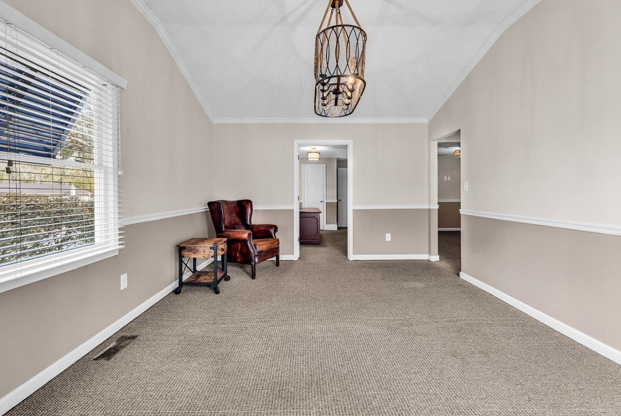 811 6th Ave. S  Photo 19