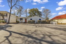 811 6th Ave. S  photo 4