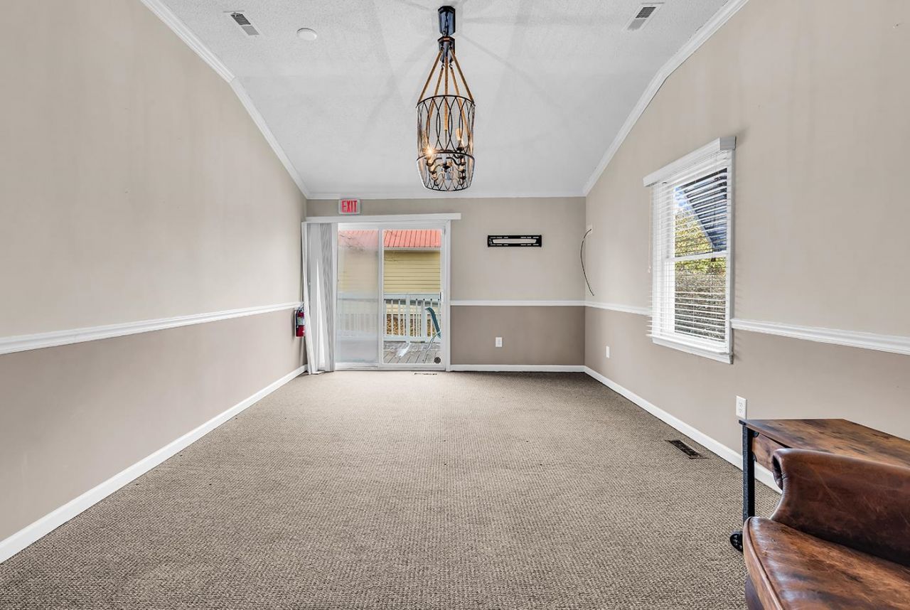 811 6th Ave. S  Photo 20