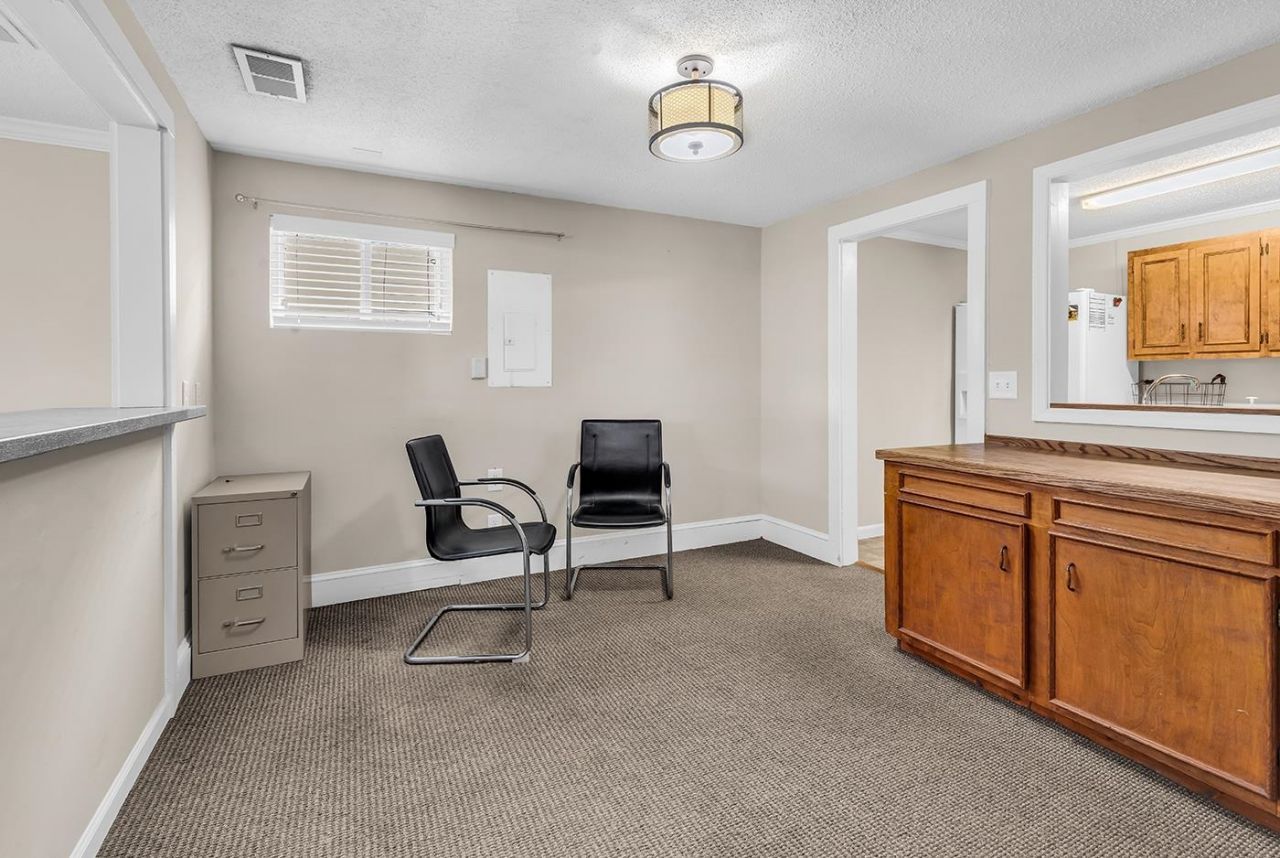 811 6th Ave. S  Photo 7