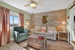 120 Dogwood Dr. N photo 4