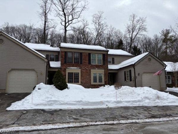 109 Goldfinch Dr, Allamuchy, NJ 07840