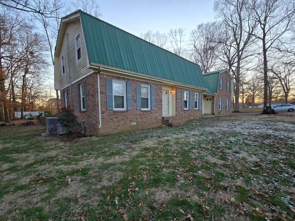 12 Hancock RD, Fayetteville, TN 37334
