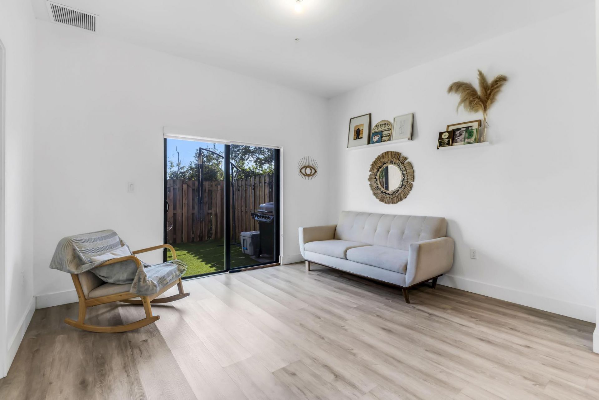 8015 NW 104th Avenue, Unit 6, Doral, FL 33178 Photo