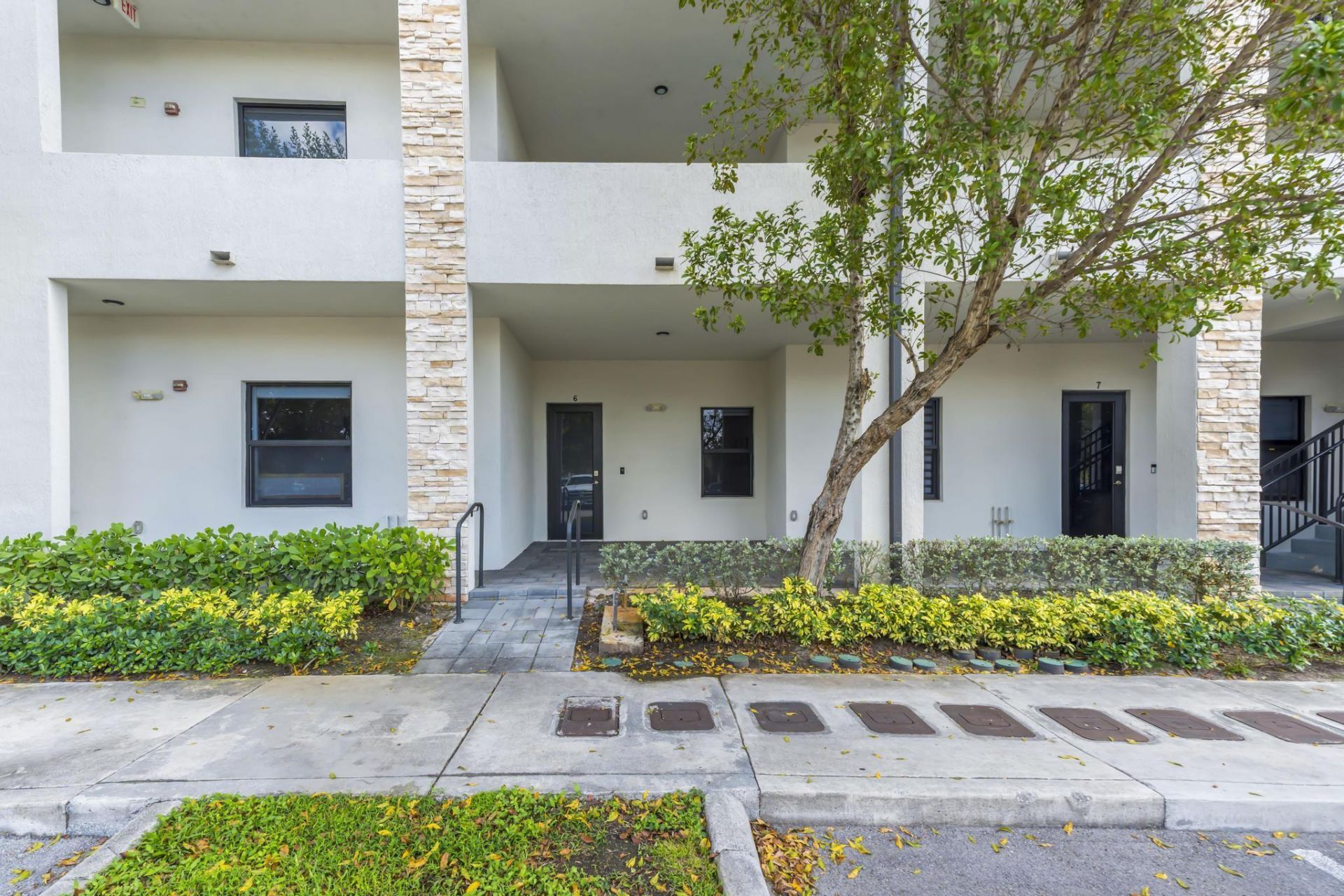 8015 NW 104th Avenue, Unit 6, Doral, FL 33178 Photo
