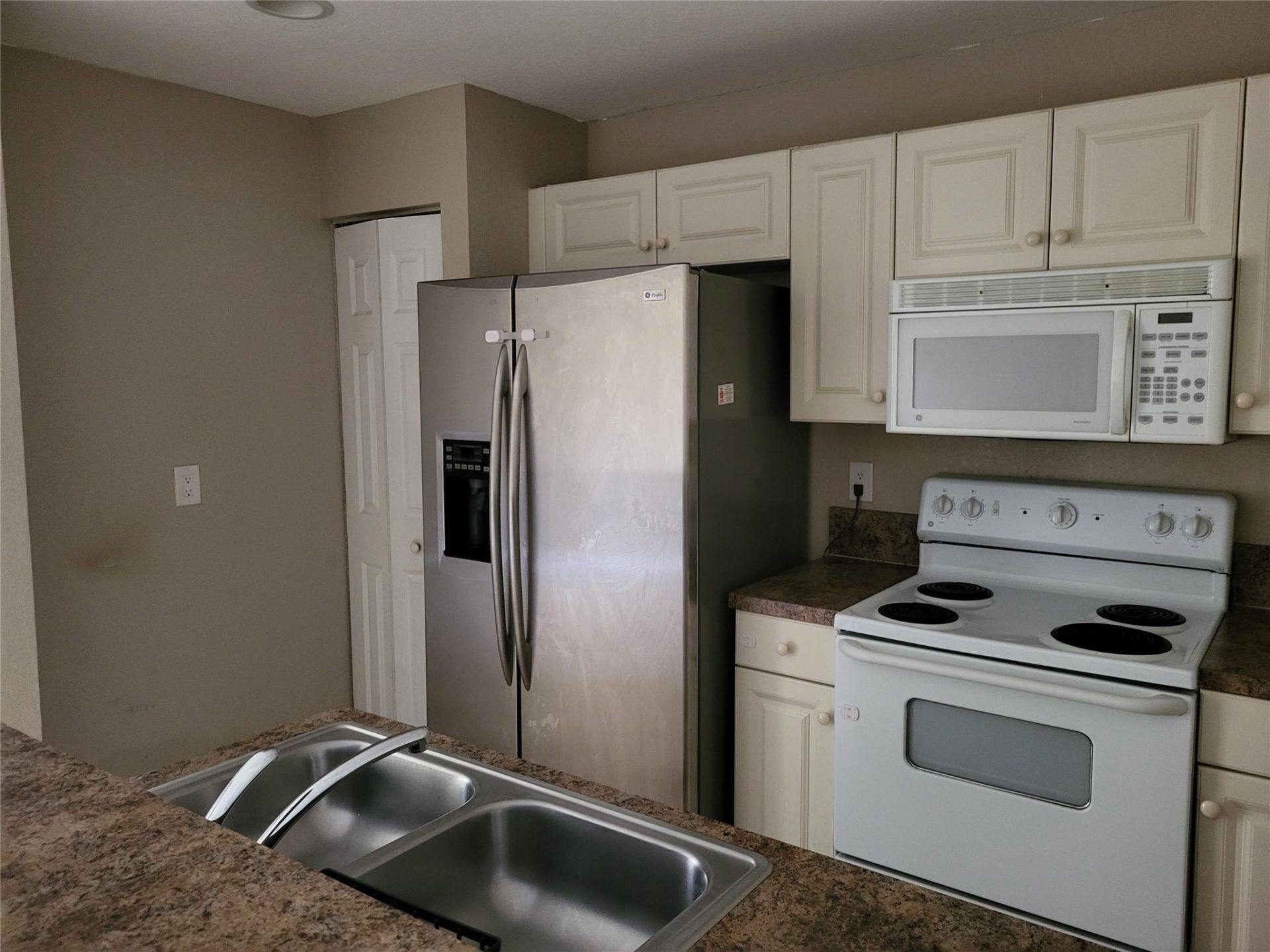 1957 Freeport Lane, Unit 1957, Riviera Beach, FL 33404 Photo