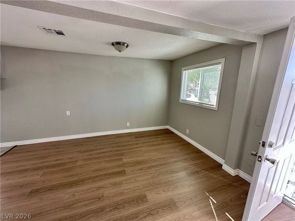 2404 Saint George Street , North Las Vegas, NV 89030