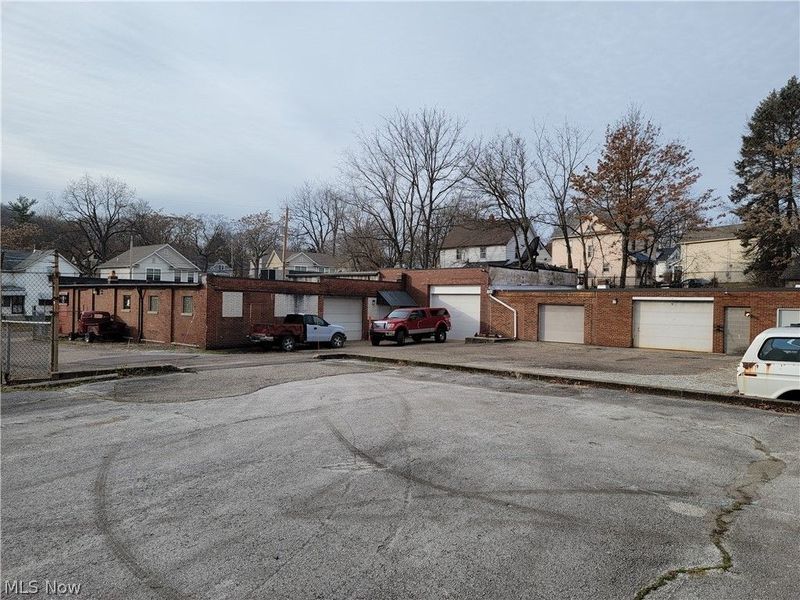 771 Moon Street, Akron, OH 44307 Photo 2