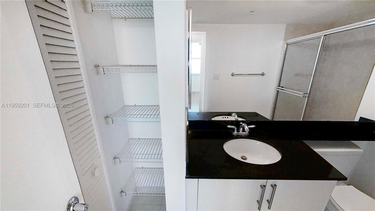 31 SE 5th St, Unit 2408, Miami, FL 33131 Photo